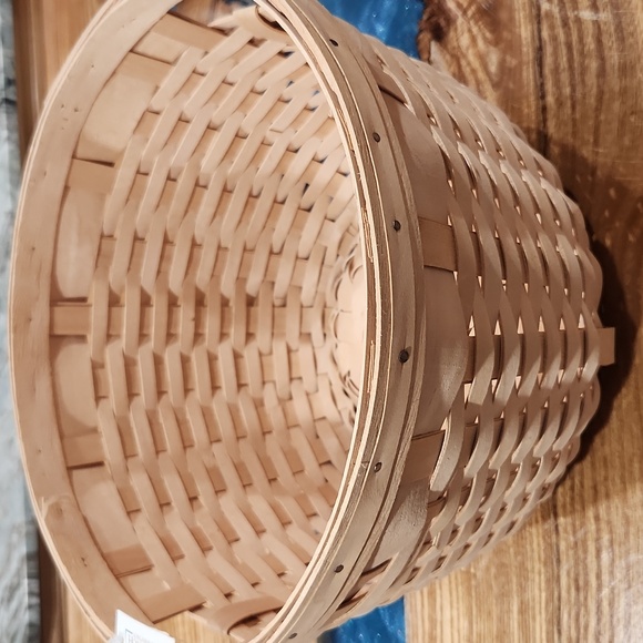 Longaberger handwoven fruit basket 🧺 - Picture 2 of 3